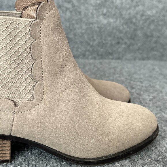 Sktechers Booties Womens 8 Taupe Grey Suede Air Cooled Scalloped Edge Boots - Picture 4 of 16